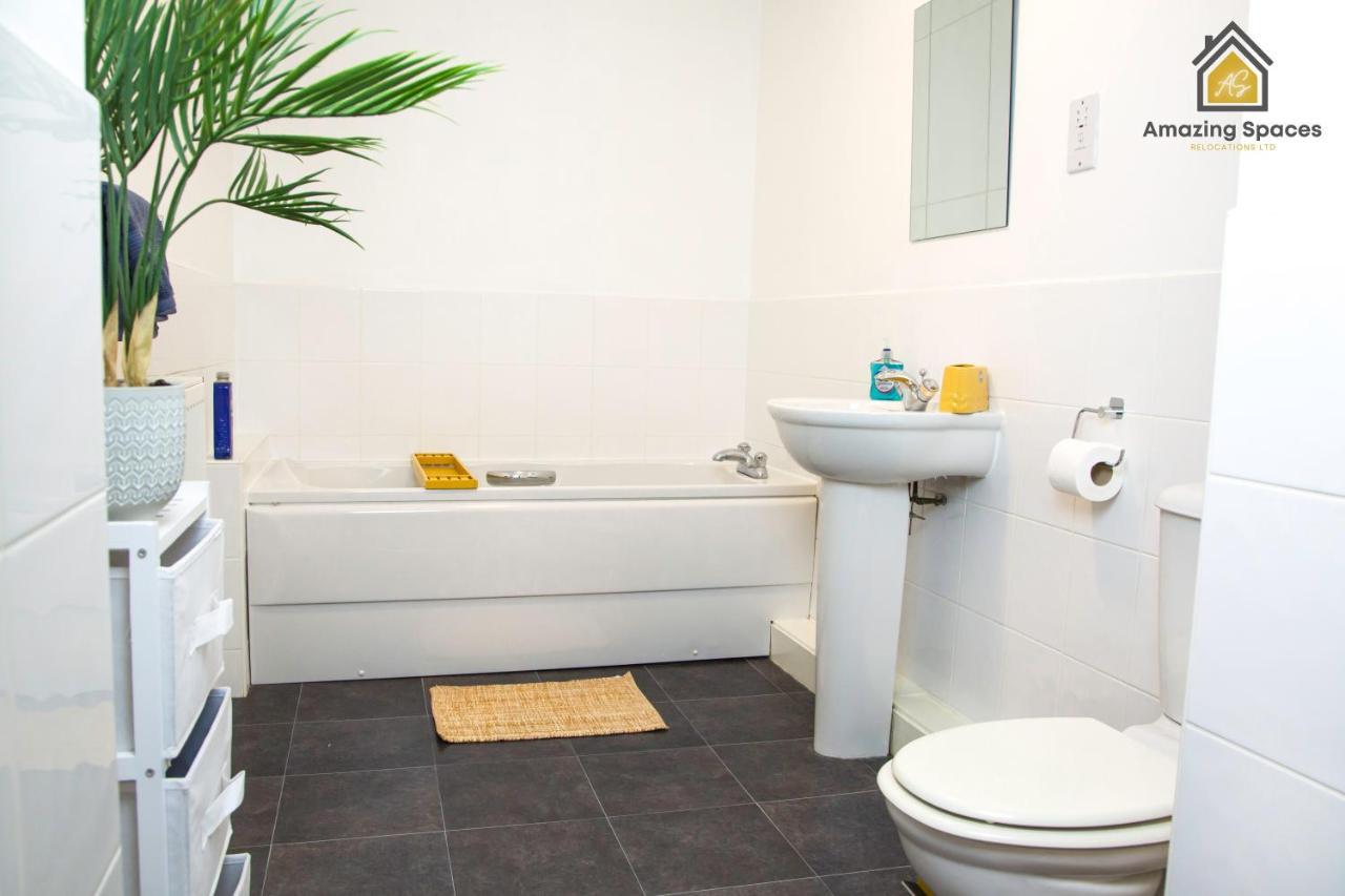 Large Unique 2 Bedroom Duplex Apartment With Private Parking & Free Wifi - Vat Qualifying By Amazing Spaces Relocations Ltd Warrington Extérieur photo