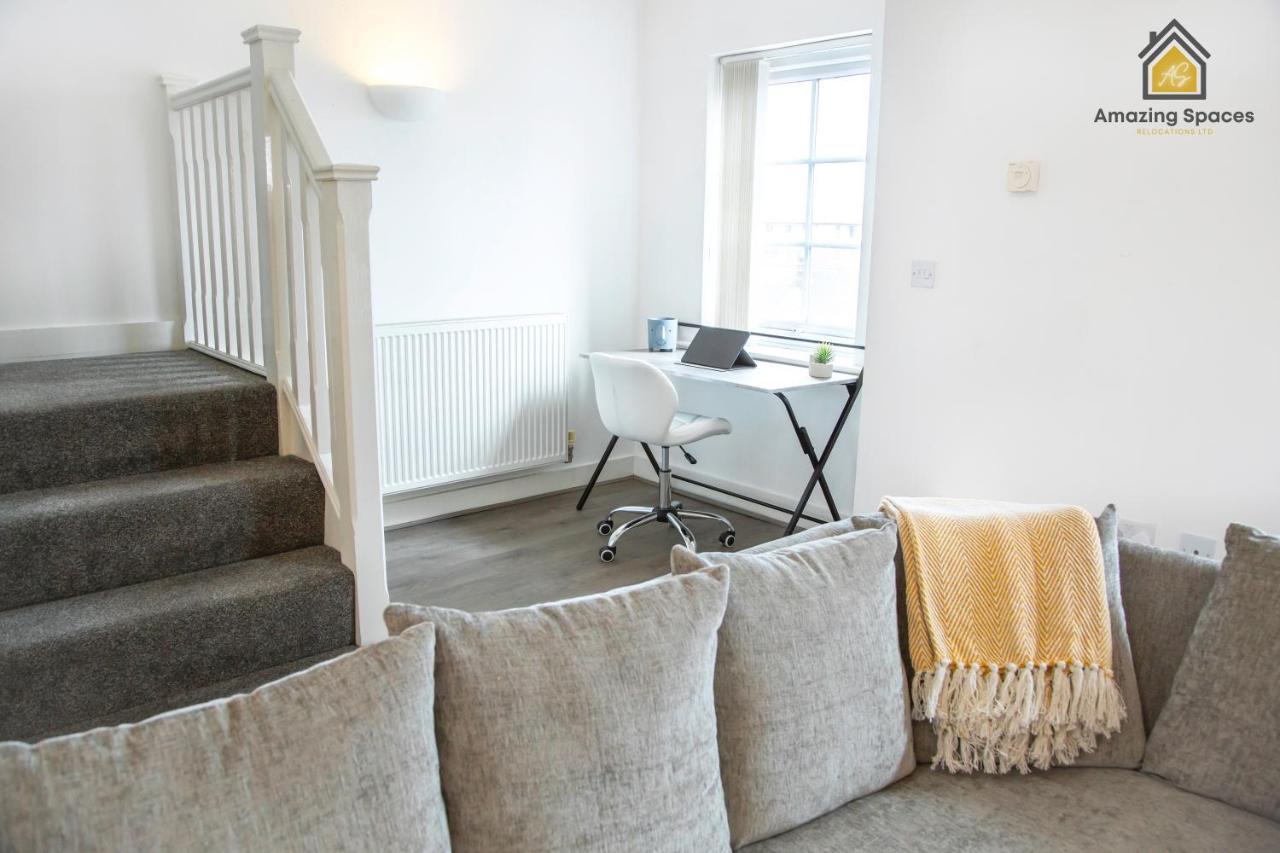 Large Unique 2 Bedroom Duplex Apartment With Private Parking & Free Wifi - Vat Qualifying By Amazing Spaces Relocations Ltd Warrington Extérieur photo