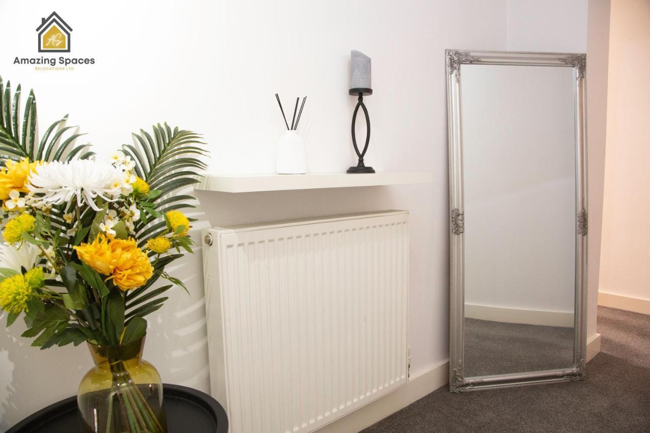 Large Unique 2 Bedroom Duplex Apartment With Private Parking & Free Wifi - Vat Qualifying By Amazing Spaces Relocations Ltd Warrington Extérieur photo