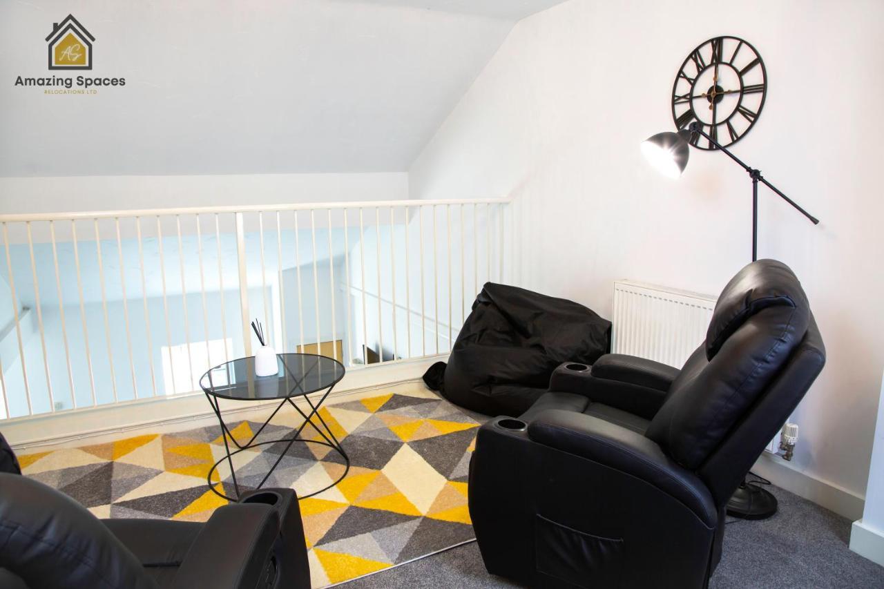 Large Unique 2 Bedroom Duplex Apartment With Private Parking & Free Wifi - Vat Qualifying By Amazing Spaces Relocations Ltd Warrington Extérieur photo