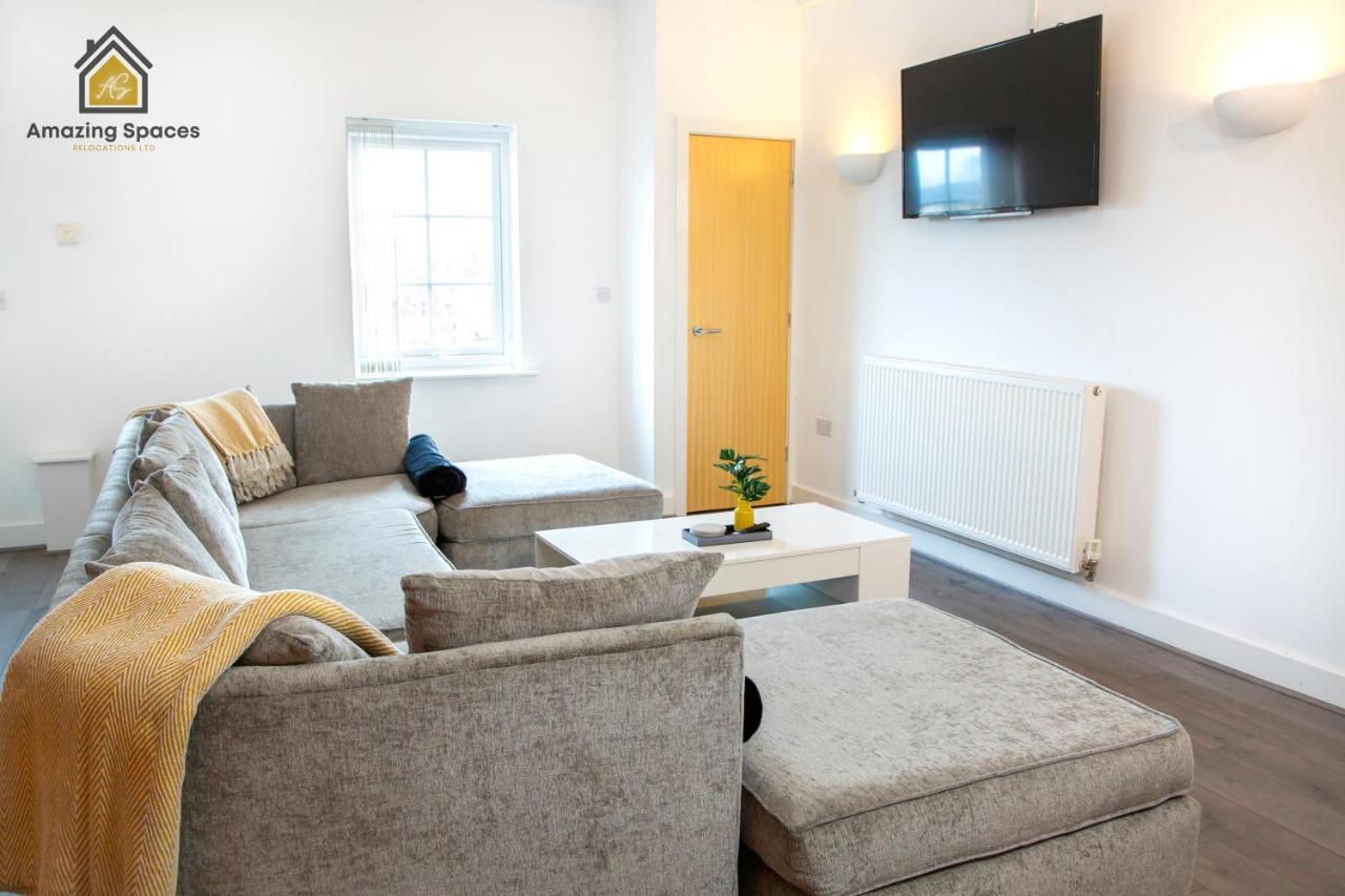 Large Unique 2 Bedroom Duplex Apartment With Private Parking & Free Wifi - Vat Qualifying By Amazing Spaces Relocations Ltd Warrington Extérieur photo