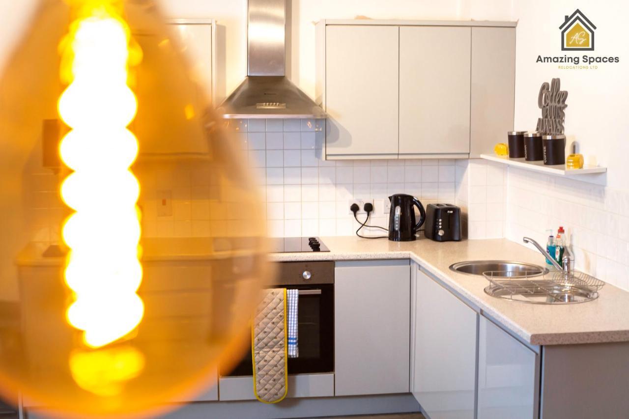 Large Unique 2 Bedroom Duplex Apartment With Private Parking & Free Wifi - Vat Qualifying By Amazing Spaces Relocations Ltd Warrington Extérieur photo